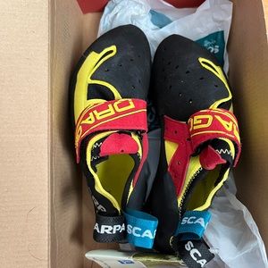 Scarpa Drago 39 (6.5M, 7.5W) climbing shoes brand new (with tags)